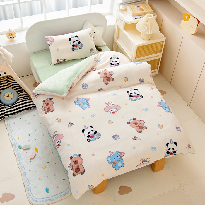 91家纺网 家纺一手货源 找家纺 鱼宝 2025新款小版牛奶绒幼儿园套件 卡卡乐园 黄