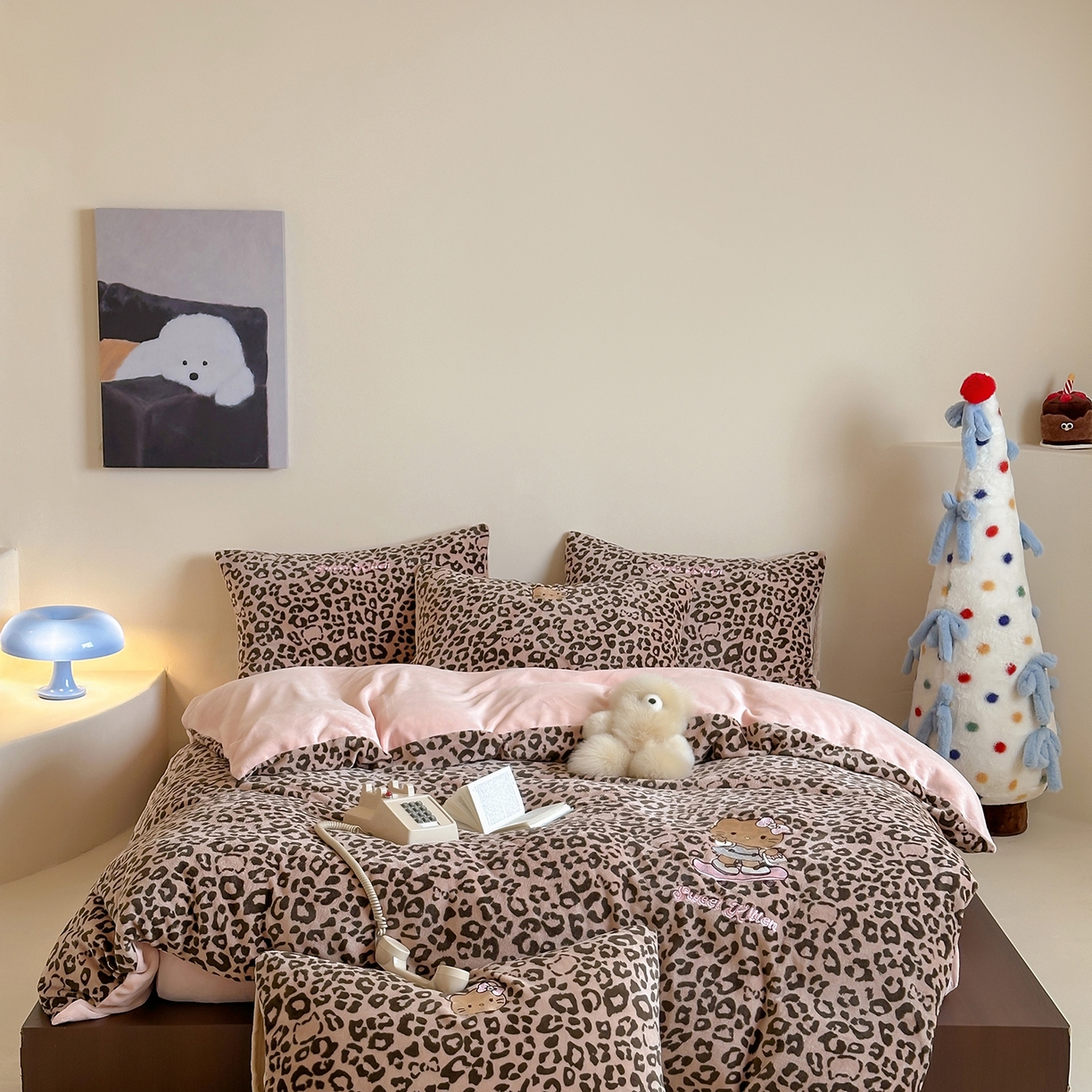 91家纺网 家纺一手货源 找家纺 沐慕 2025新款牛奶绒刺绣绣花四件套 豹纹滑板喵-咖