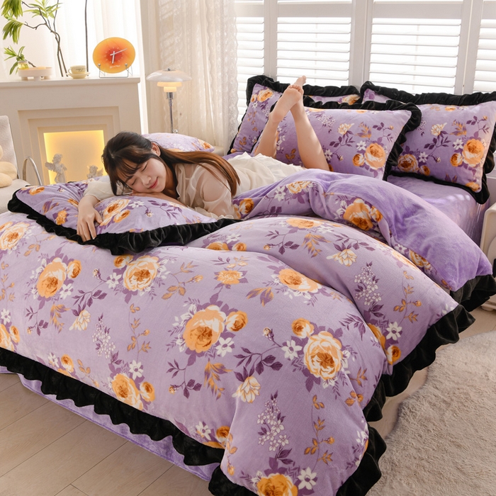 91家纺网 家纺一手货源 找家纺 千姿坊 2025新款韩版牛奶绒花边款四件套 20紫金花朵