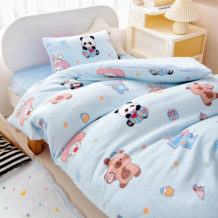 91家纺网 家纺一手货源 找家纺 鱼宝 2025新款小版牛奶绒幼儿园套件 卡卡乐园 蓝