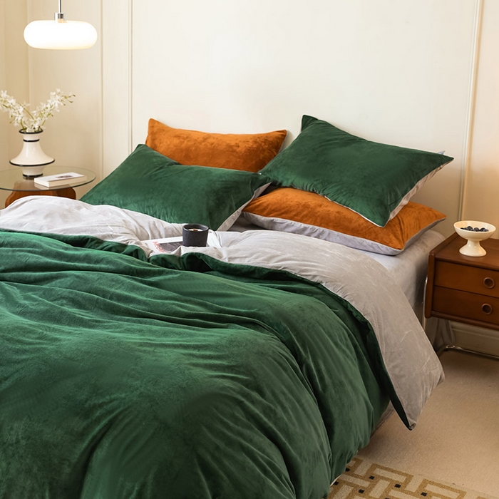 91家纺网 家纺一手货源 找家纺 ONE TWO ONE 121 新品【婴儿绒德芙绒四件套】2025毛毯被子四件套单件床单被套床笠珊瑚绒牛奶绒冬被法兰绒兔毛绒双拼款 双拼-松绿烟灰