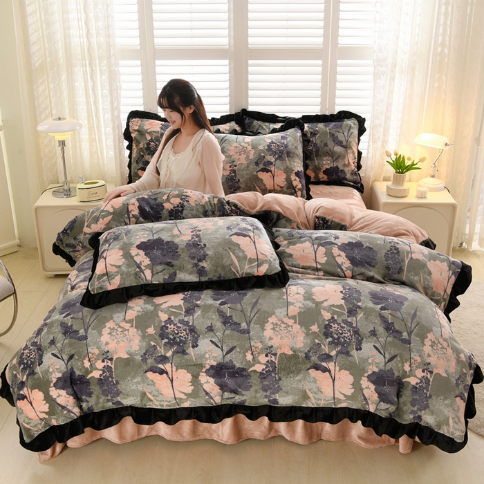 千姿坊 2025新款韩版牛奶绒花边款四件套 21绿野花卉