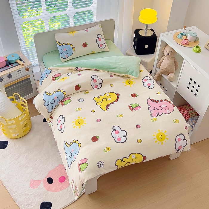 91家纺网 家纺一手货源 找家纺 鱼宝 2025新款小版牛奶绒幼儿园套件 恐龙宝宝