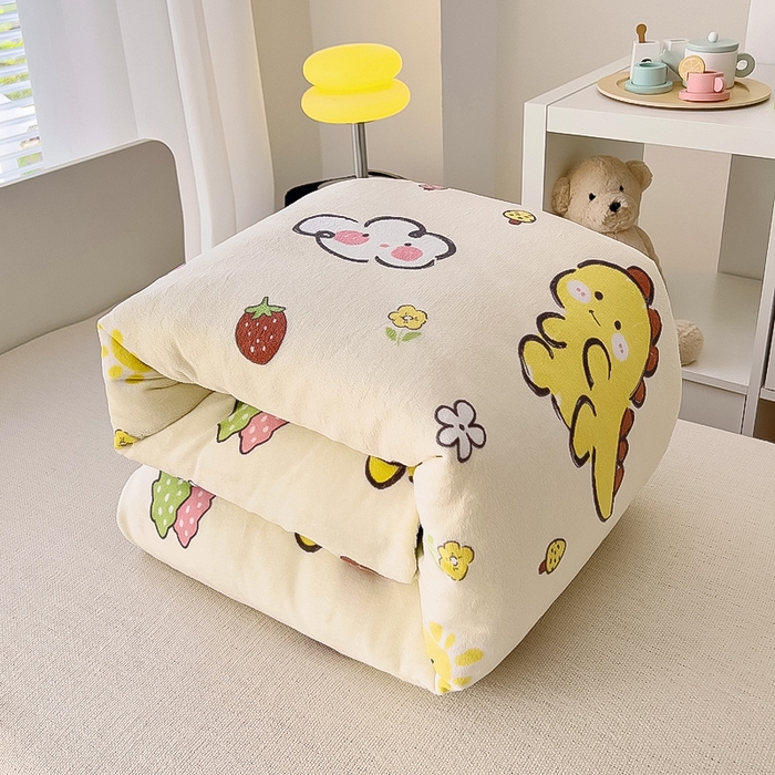 91家纺网 家纺一手货源 找家纺 鱼宝 2025新款小版牛奶绒幼儿园套件 恐龙宝宝