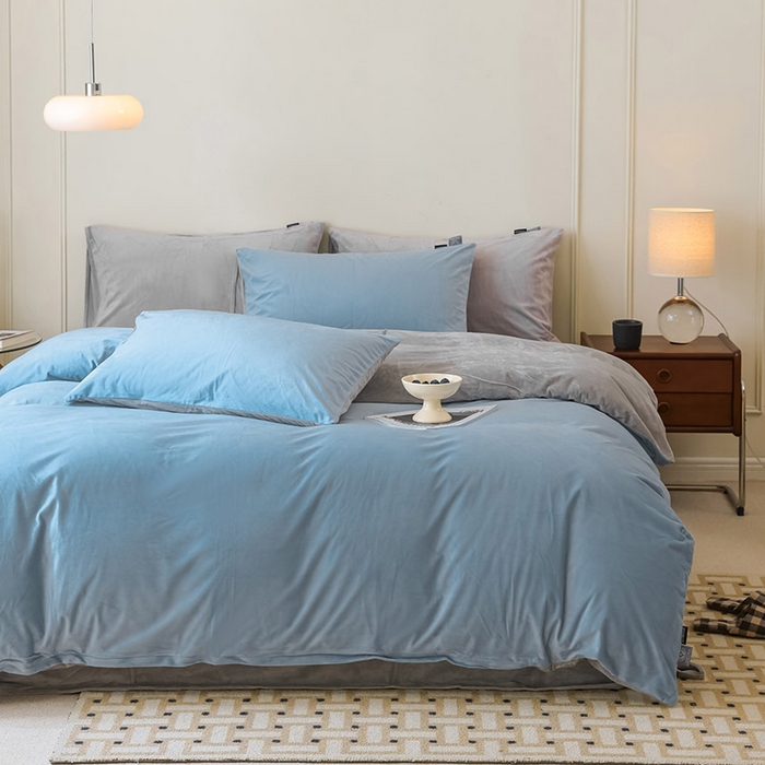 91家纺网 家纺一手货源 找家纺 ONE TWO ONE 121 新品【婴儿绒德芙绒四件套】2025毛毯被子四件套单件床单被套床笠珊瑚绒牛奶绒冬被法兰绒兔毛绒双拼款 双拼-天蓝烟灰