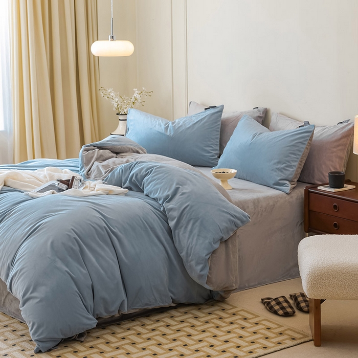 91家纺网 家纺一手货源 找家纺 ONE TWO ONE 121 新品【婴儿绒德芙绒四件套】2025毛毯被子四件套单件床单被套床笠珊瑚绒牛奶绒冬被法兰绒兔毛绒双拼款 双拼-天蓝烟灰