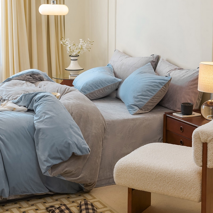 91家纺网 家纺一手货源 找家纺 ONE TWO ONE 121 新品【婴儿绒德芙绒四件套】2025毛毯被子四件套单件床单被套床笠珊瑚绒牛奶绒冬被法兰绒兔毛绒双拼款 双拼-天蓝烟灰