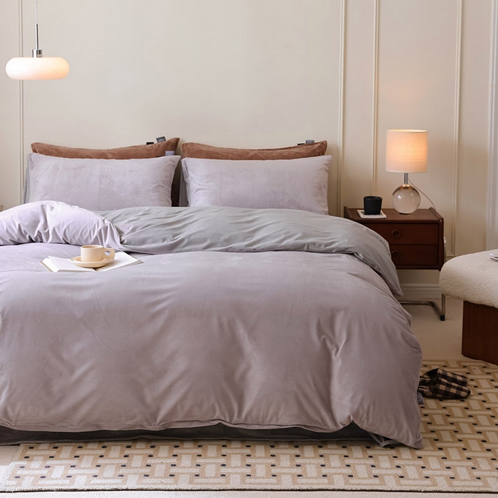 91家纺网 家纺一手货源 找家纺 ONE TWO ONE 121 新品【婴儿绒德芙绒四件套】2025毛毯被子四件套单件床单被套床笠珊瑚绒牛奶绒冬被法兰绒兔毛绒双拼款 双拼-雾紫烟灰