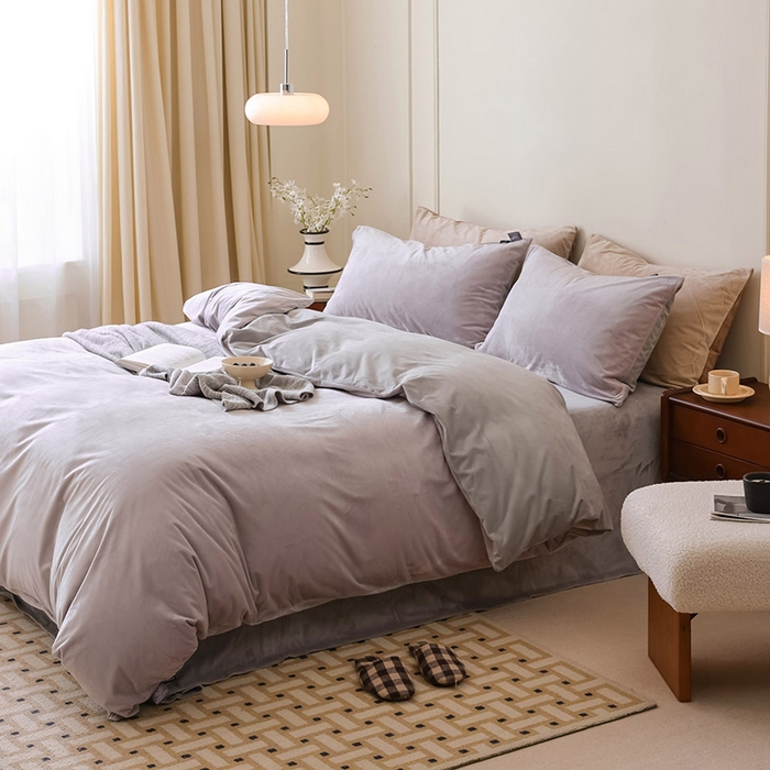 91家纺网 家纺一手货源 找家纺 ONE TWO ONE 121 新品【婴儿绒德芙绒四件套】2025毛毯被子四件套单件床单被套床笠珊瑚绒牛奶绒冬被法兰绒兔毛绒双拼款 双拼-雾紫烟灰