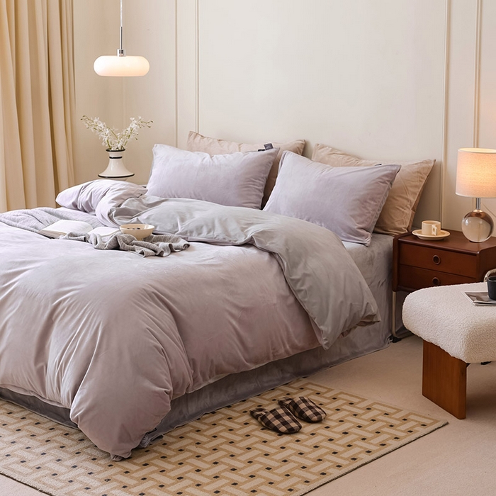 91家纺网 家纺一手货源 找家纺 ONE TWO ONE 121 新品【婴儿绒德芙绒四件套】2025毛毯被子四件套单件床单被套床笠珊瑚绒牛奶绒冬被法兰绒兔毛绒双拼款 双拼-雾紫烟灰