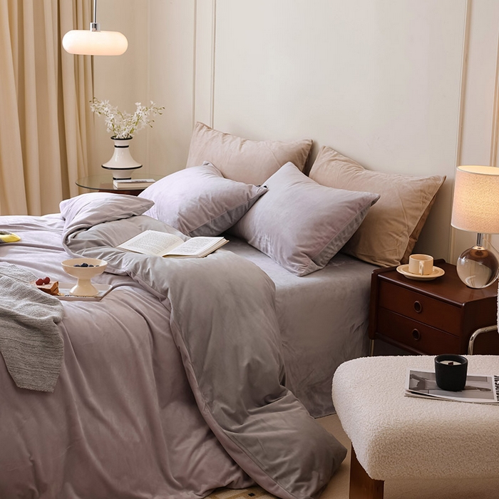 91家纺网 家纺一手货源 找家纺 ONE TWO ONE 121 新品【婴儿绒德芙绒四件套】2025毛毯被子四件套单件床单被套床笠珊瑚绒牛奶绒冬被法兰绒兔毛绒双拼款 双拼-雾紫烟灰