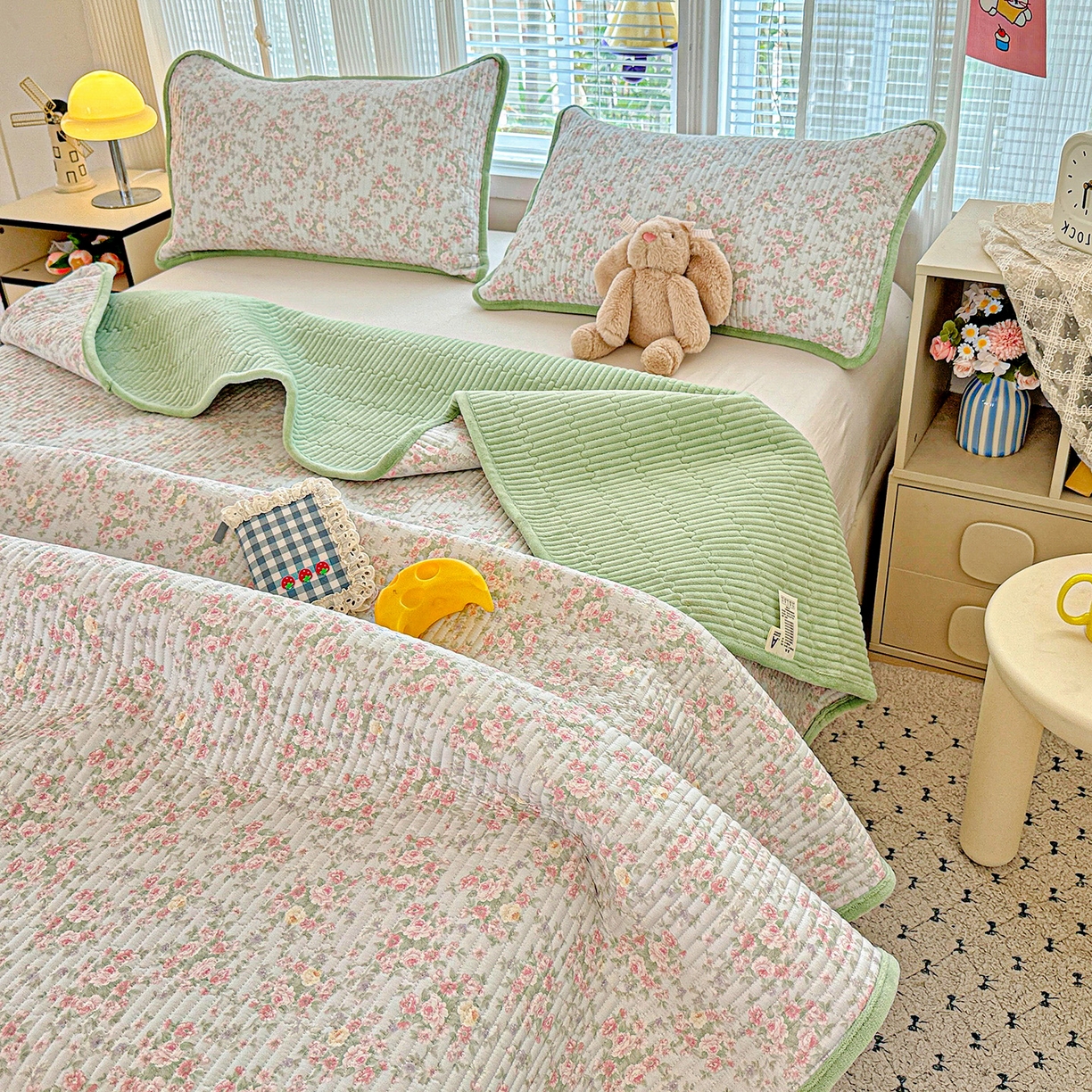 91家纺网 家纺一手货源 找家纺 恒尚居 2025新款全棉牛奶绒床盖四季可用纯棉夹棉床单床褥垫三件套-秋冬款系列二 紫薇花【A纯棉-B牛奶绒】