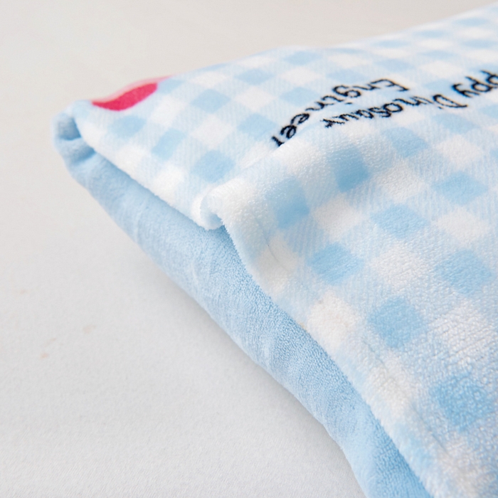 91家纺网 家纺一手货源 找家纺 鱼宝 2025新款小版牛奶绒幼儿园套件 恐龙车队