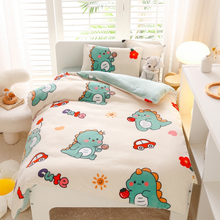 91家纺网 家纺一手货源 找家纺 鱼宝 2025新款小版牛奶绒幼儿园套件 恐龙先生