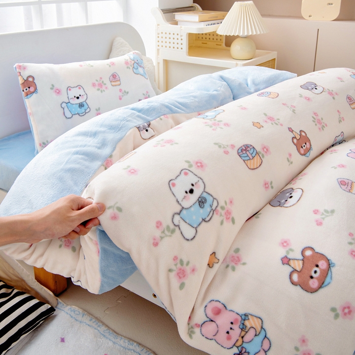 91家纺网 家纺一手货源 找家纺 鱼宝 2025新款小版牛奶绒幼儿园套件 萌宠宝贝