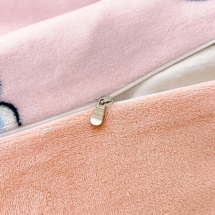 91家纺网 家纺一手货源 找家纺 鱼宝 2025新款小版牛奶绒幼儿园套件 奶酪