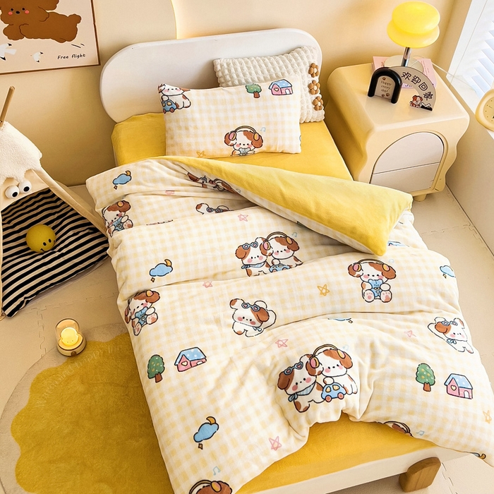 91家纺网 家纺一手货源 找家纺 鱼宝 2025新款小版牛奶绒幼儿园套件 糯米狗