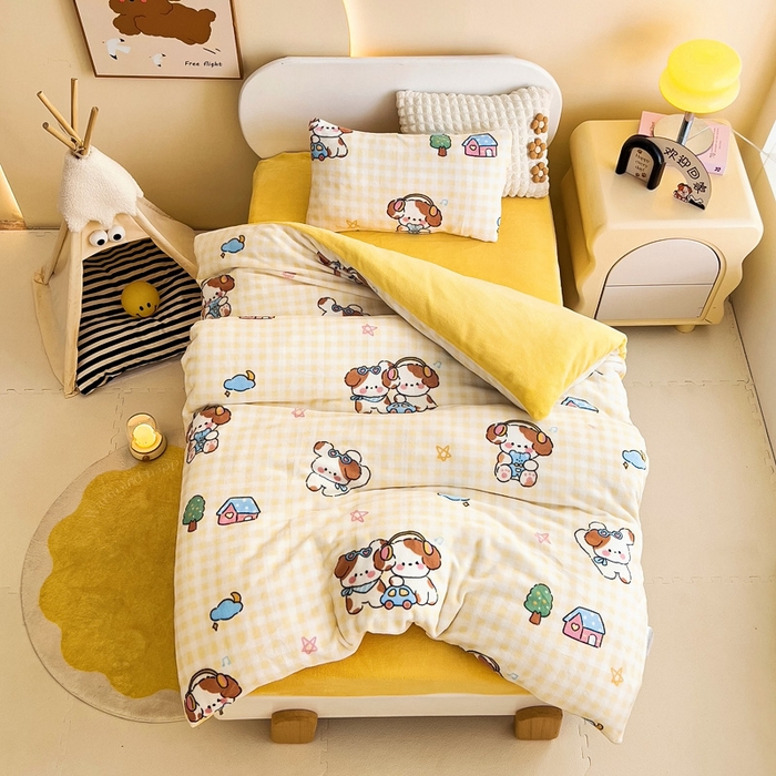 91家纺网 家纺一手货源 找家纺 鱼宝 2025新款小版牛奶绒幼儿园套件 糯米狗