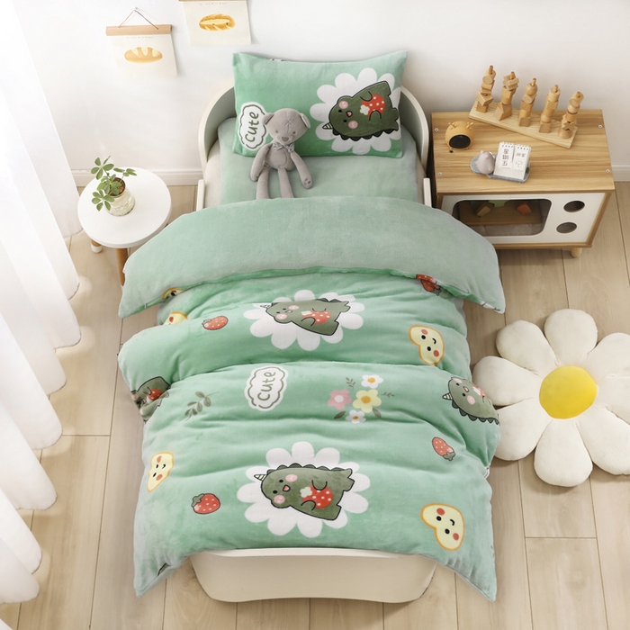 91家纺网 家纺一手货源 找家纺 鱼宝 2025新款小版牛奶绒幼儿园套件 睡梦龙