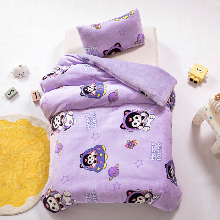 91家纺网 家纺一手货源 找家纺 鱼宝 2025新款小版牛奶绒幼儿园套件 甜美星际