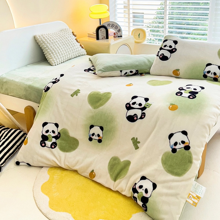 91家纺网 家纺一手货源 找家纺 鱼宝 2025新款小版牛奶绒幼儿园套件 熊猫宝贝