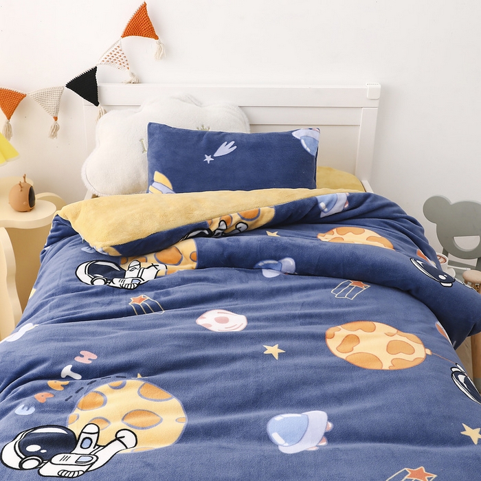 91家纺网 家纺一手货源 找家纺 鱼宝 2025新款小版牛奶绒幼儿园套件 宇航梦