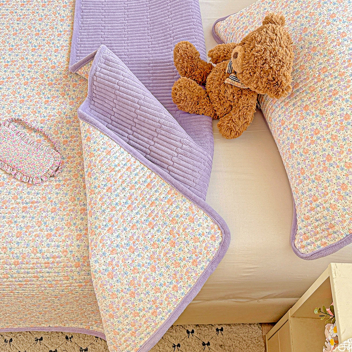 91家纺网 家纺一手货源 找家纺 恒尚居 2025新款全棉牛奶绒床盖四季可用纯棉夹棉床单床褥垫三件套-秋冬款系列二 初梦【A纯棉-B牛奶绒】