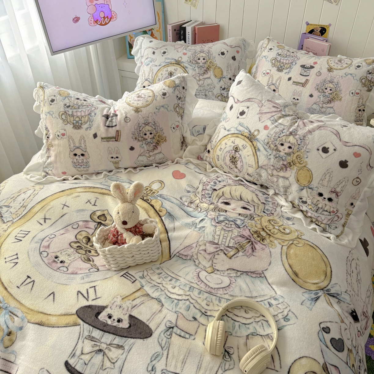 91家纺网 家纺一手货源 找家纺 希诺家居 2025新款牛奶绒花边原创专版洛丽塔风少女心萝莉风大版牛奶绒四件套被套 牛奶绒-爱丽丝