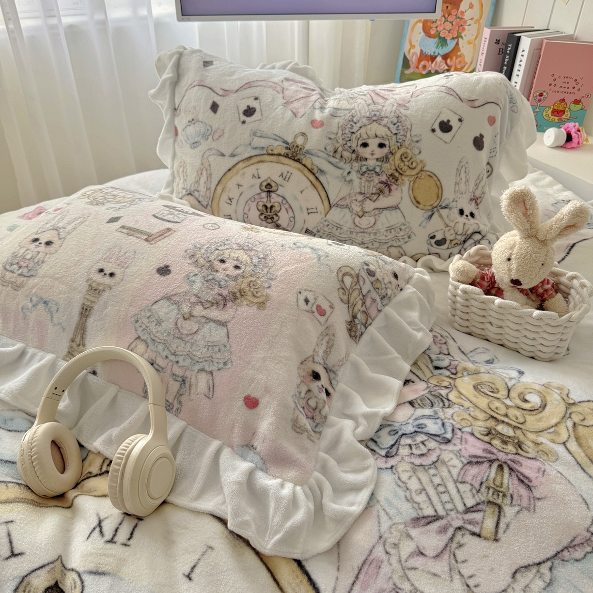 91家纺网 家纺一手货源 找家纺 希诺家居 2025新款牛奶绒花边原创专版洛丽塔风少女心萝莉风大版牛奶绒四件套被套 牛奶绒-爱丽丝