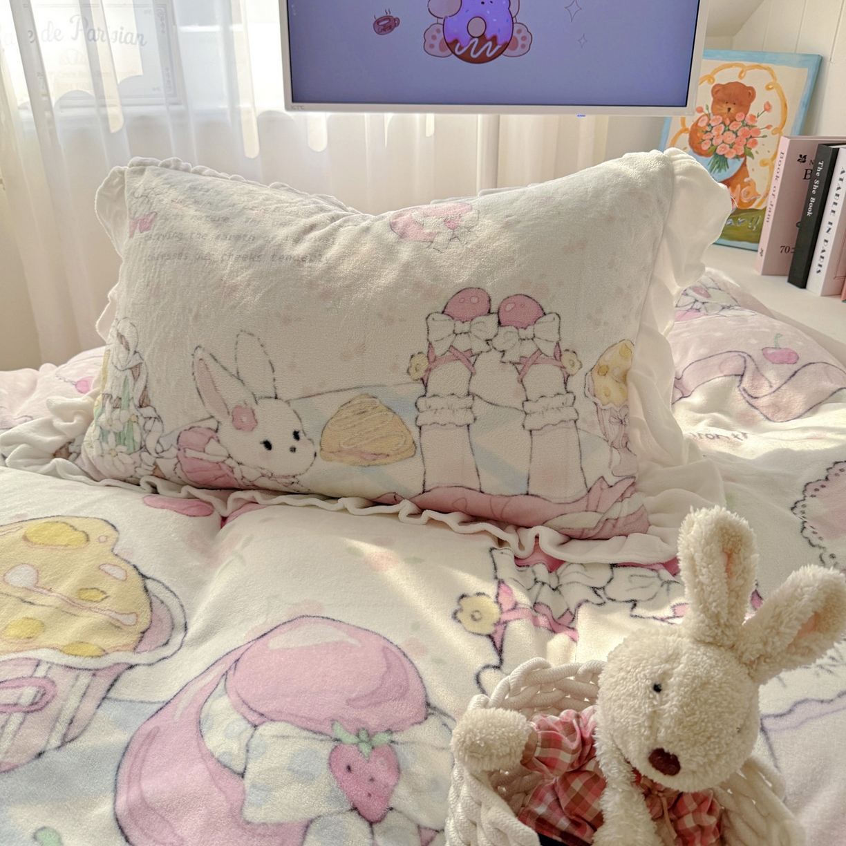 91家纺网 家纺一手货源 找家纺 希诺家居 2025新款牛奶绒花边原创专版洛丽塔风少女心萝莉风大版牛奶绒四件套被套 牛奶绒-春日出逃