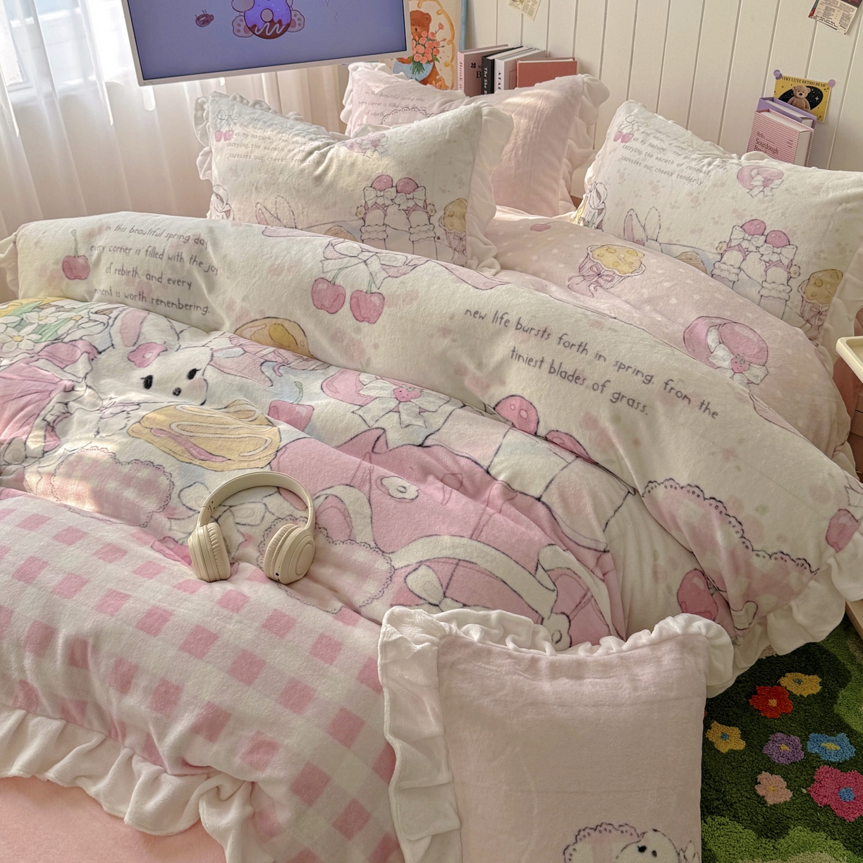 91家纺网 家纺一手货源 找家纺 希诺家居 2025新款牛奶绒花边原创专版洛丽塔风少女心萝莉风大版牛奶绒四件套被套 牛奶绒-春日出逃