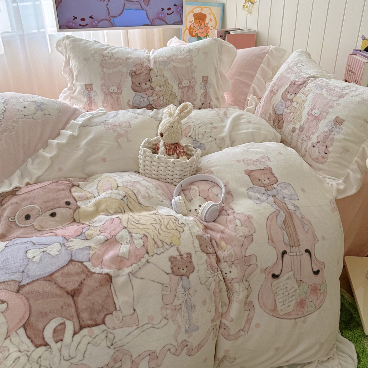 91家纺网 家纺一手货源 找家纺 希诺家居 2025新款牛奶绒花边原创专版洛丽塔风少女心萝莉风大版牛奶绒四件套被套 牛奶绒-告白序曲