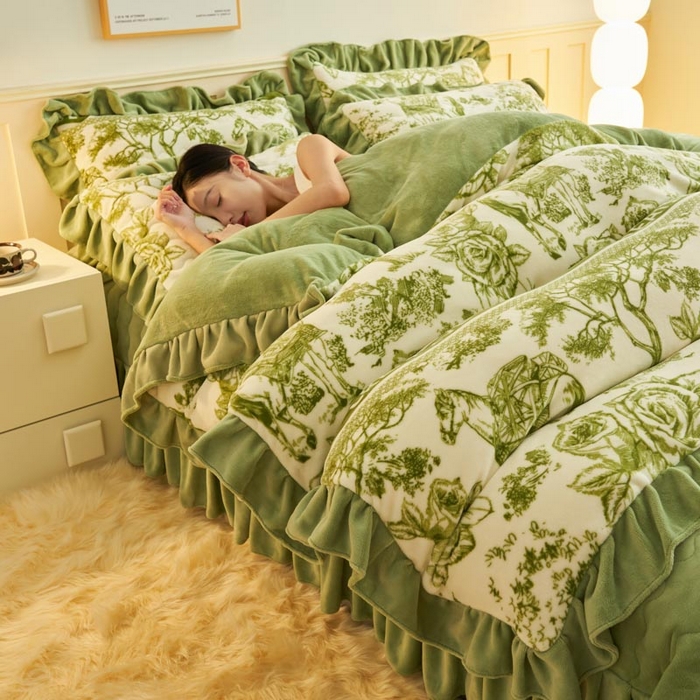 91家纺网 家纺一手货源 找家纺 （总）茉保家纺 2025新款花边款牛奶绒床盖四件套