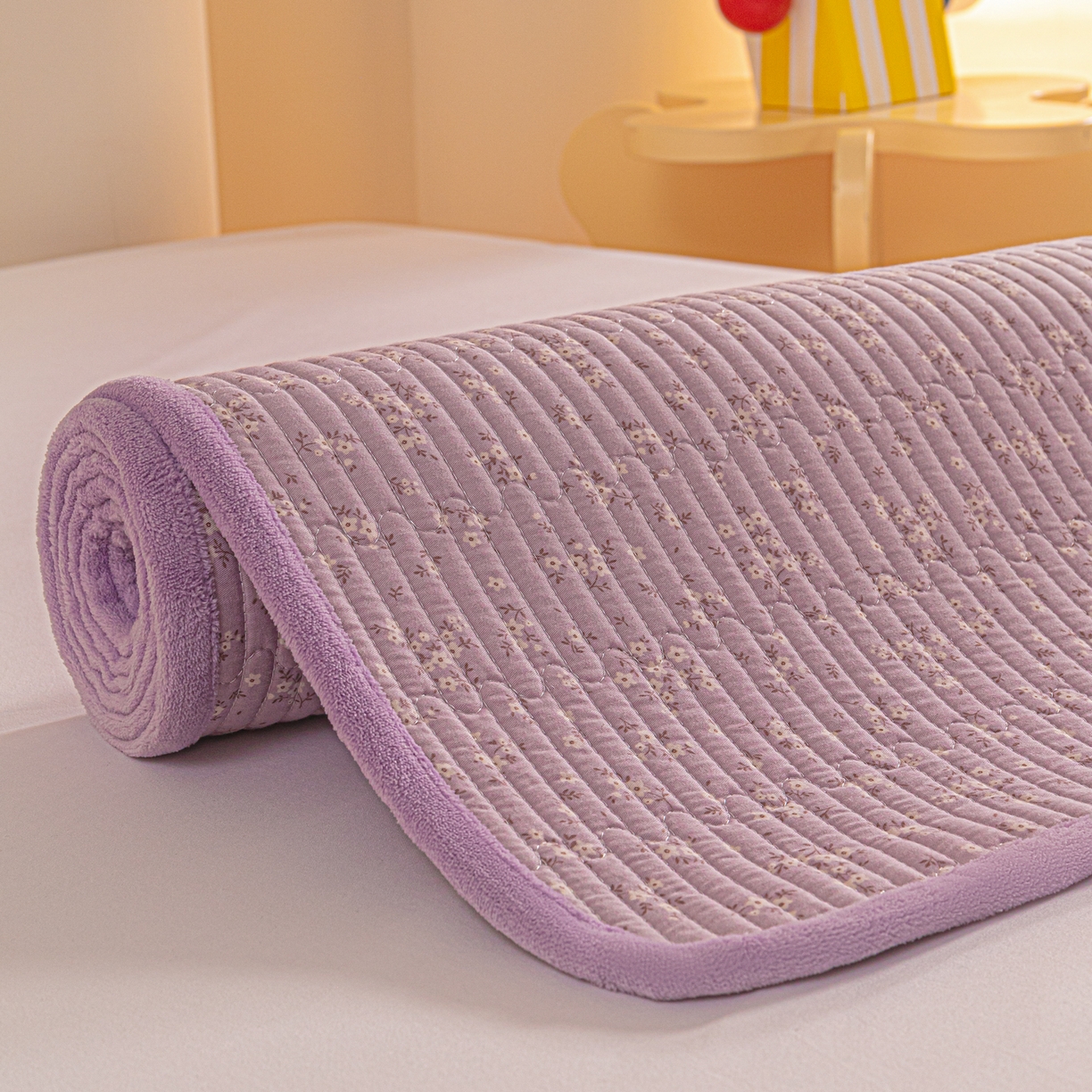 91家纺网 家纺一手货源 找家纺 恒尚居 2025新款全棉牛奶绒床盖四季可用纯棉夹棉床单床褥垫三件套-秋冬款系列二 花言【A纯棉-B牛奶绒】