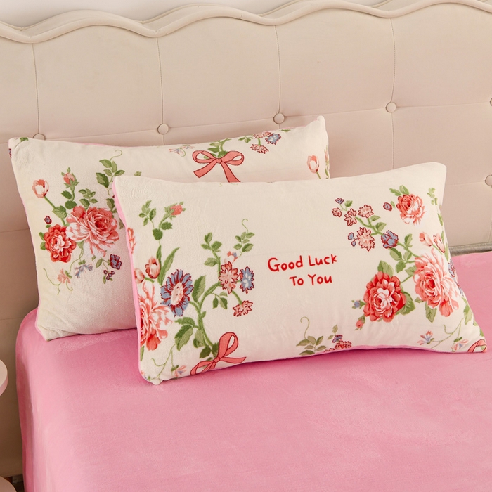 91家纺网 家纺一手货源 找家纺 千姿坊 2025新款A类牛奶绒印花四件套小清新款 1花伴幸运