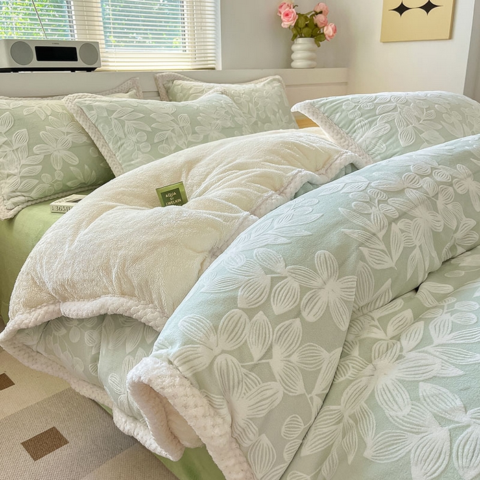 91家纺网 家纺一手货源 找家纺 （总）琪格格纺织 2025新款全消光包边立体简约清新雕花绒四件套