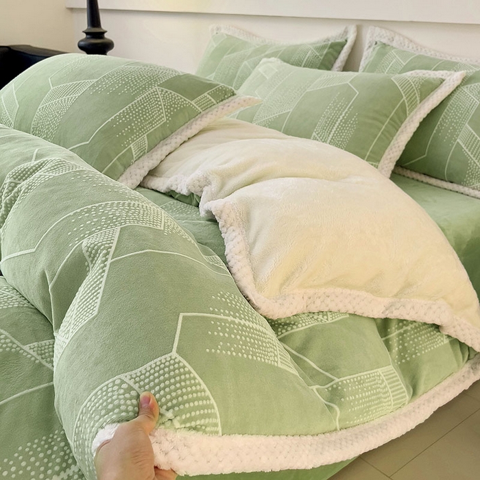 91家纺网 家纺一手货源 找家纺 琪格格纺织 2025新款全消光包边立体简约清新雕花绒四件套 包边绒 繁星闪耀绿