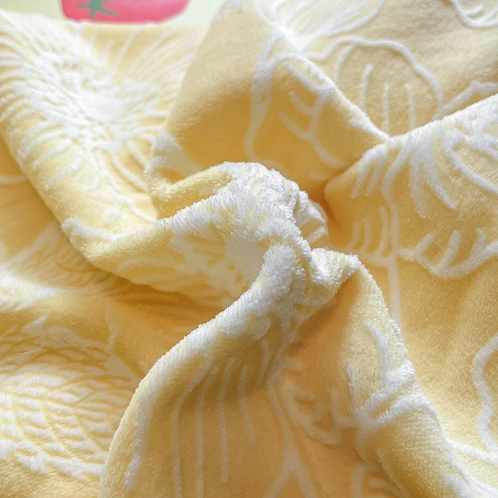 91家纺网 家纺一手货源 找家纺 琪格格纺织 2025新款全消光包边立体简约清新雕花绒四件套 雕花包边-安妮花苑 黄