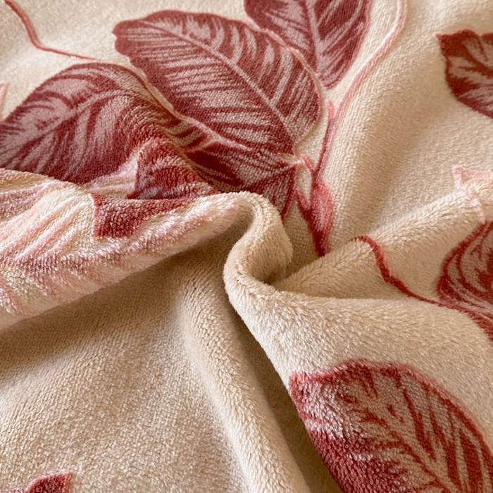 91家纺网 家纺一手货源 找家纺 琪格格纺织 2025新款全消光包边立体简约清新雕花绒四件套 雕花包边绒-秋色宜人酒红