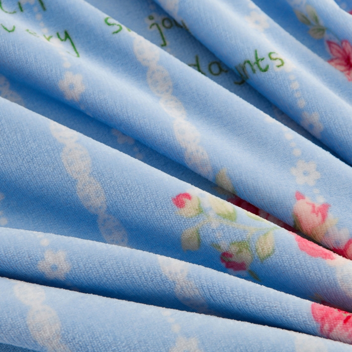 91家纺网 家纺一手货源 找家纺 千姿坊 2025新款A类牛奶绒印花四件套小清新款 5浅蓝玫瑰