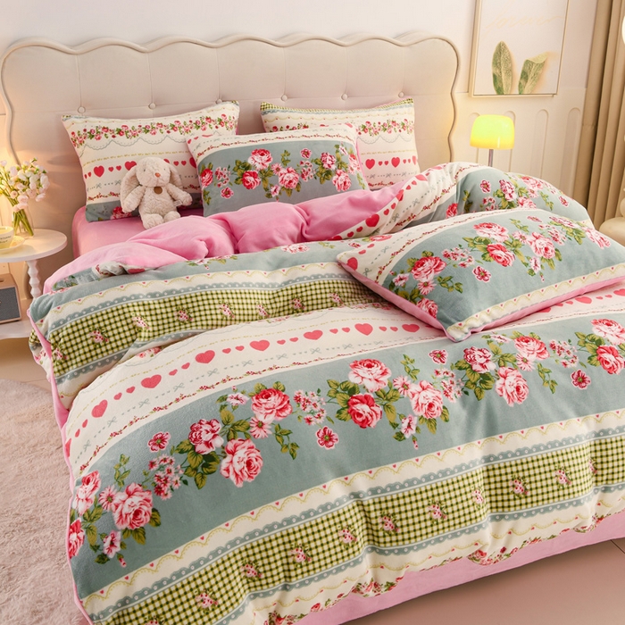 91家纺网 家纺一手货源 找家纺 千姿坊 2025新款A类牛奶绒印花四件套小清新款 7田园花海