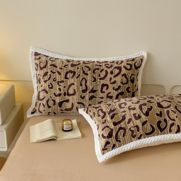 91家纺网 家纺一手货源 找家纺 琪格格纺织 2025新款全消光包边立体简约清新雕花绒四件套 雕花包边绒-维密咖