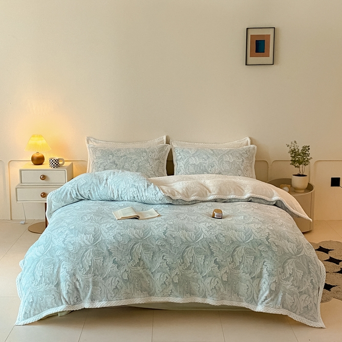 91家纺网 家纺一手货源 找家纺 （总）琪格格纺织 2025新款全消光包边立体简约清新雕花绒四件套