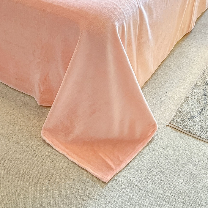 91家纺网 家纺一手货源 找家纺 琪格格纺织 2025新款全消光包边立体简约清新雕花绒四件套 雕花包边-迪娅妮 粉玉