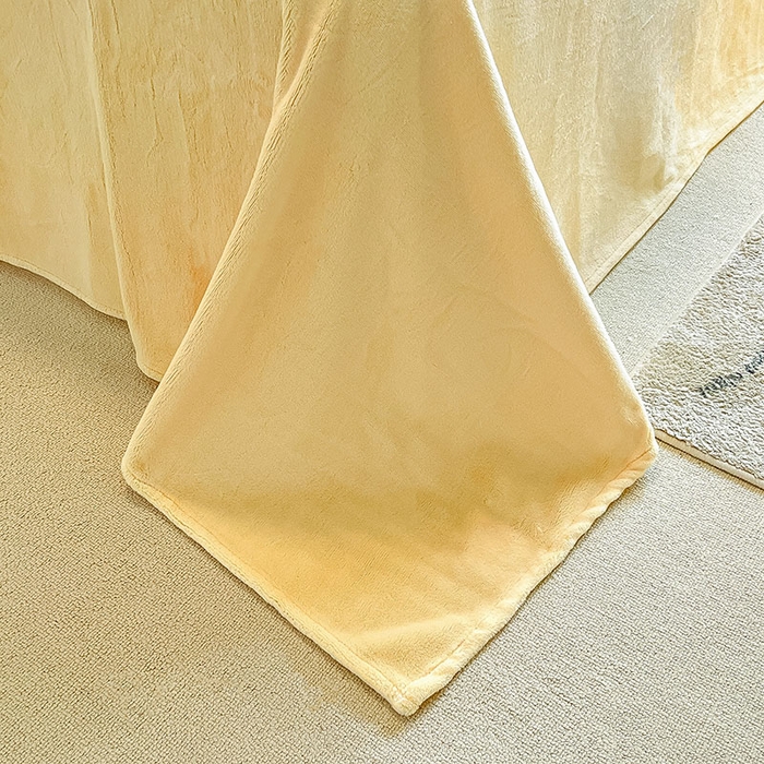 91家纺网 家纺一手货源 找家纺 琪格格纺织 2025新款全消光包边立体简约清新雕花绒四件套 雕花包边-安妮花苑 黄