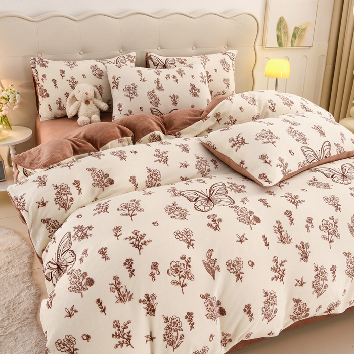 91家纺网 家纺一手货源 找家纺 千姿坊 2025新款A类牛奶绒印花四件套小清新款 21碎花蝶语