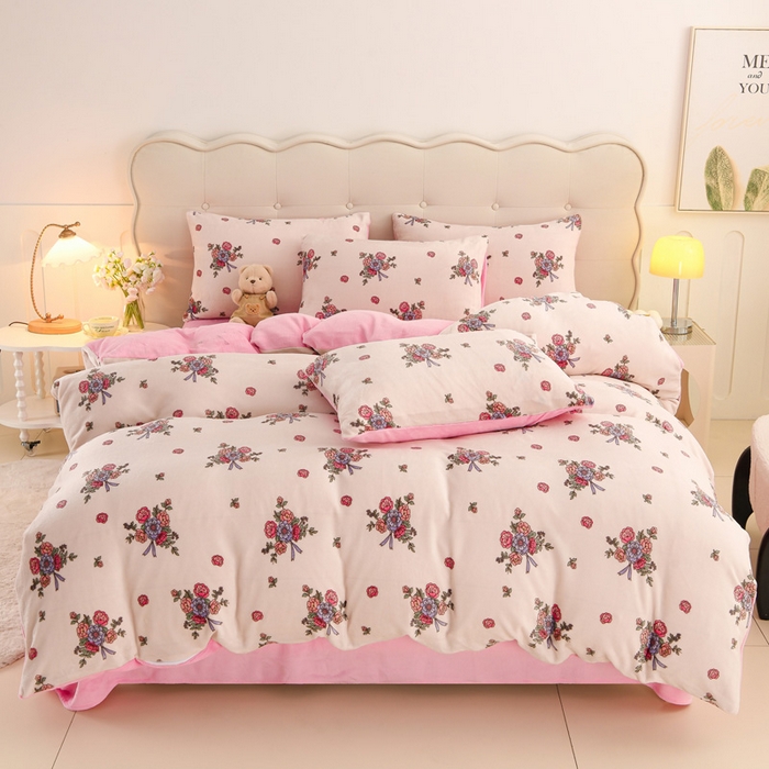 91家纺网 家纺一手货源 找家纺 （总）千姿坊 2025新款A类牛奶绒印花四件套小清新款