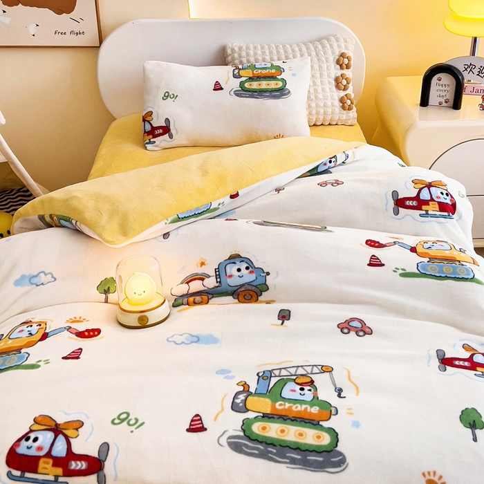 91家纺网 家纺一手货源 找家纺 鱼宝 2025新款牛奶绒可拆卸被套被芯幼儿园被子 彩虹车队黄