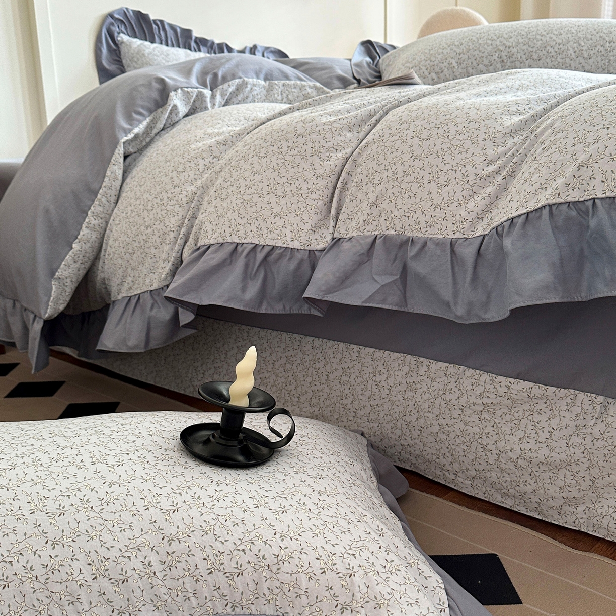 91家纺网 家纺一手货源 找家纺 梦莱斯 2025新款高克重云感棉四件套-花边款 灰调花笺