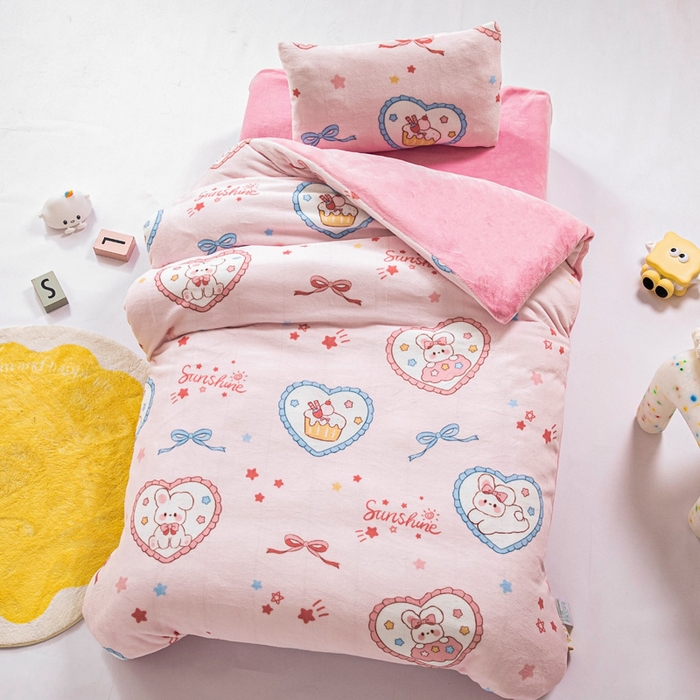 91家纺网 家纺一手货源 找家纺 鱼宝 2025新款牛奶绒可拆卸被套被芯幼儿园被子 蝴蝶结小兔